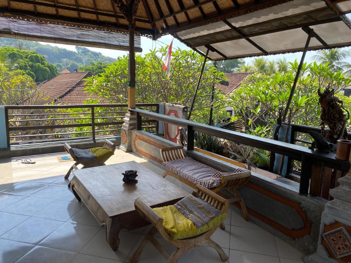 Kayuna Homestay Падангбай Екстериор снимка