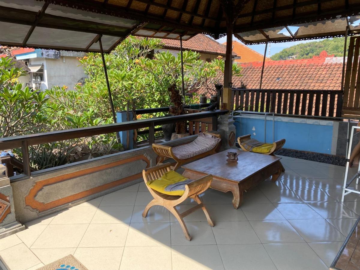 Kayuna Homestay Падангбай Екстериор снимка